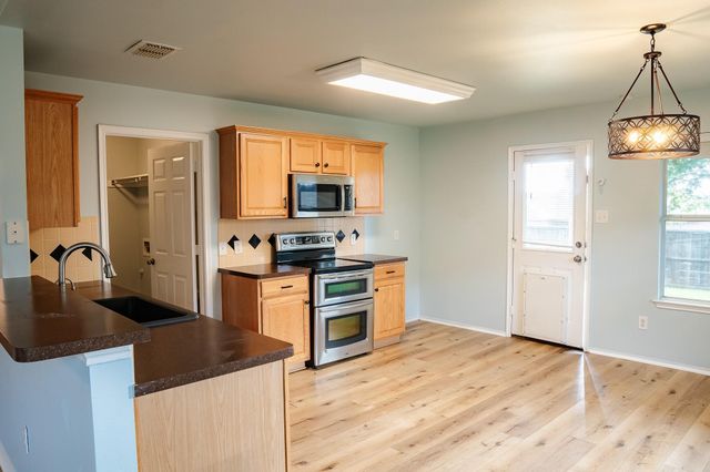 712 Corral Street, Cross Roads, TX 76227