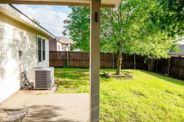 712 Corral Street, Cross Roads, TX 76227