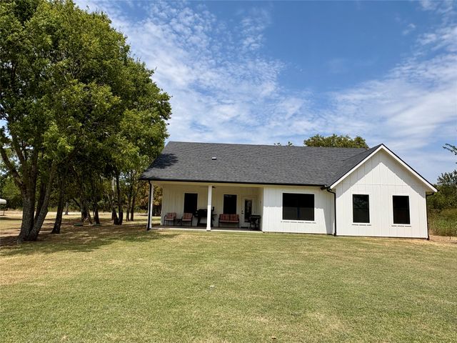 192 Hagerman Road, Pottsboro, TX 75076