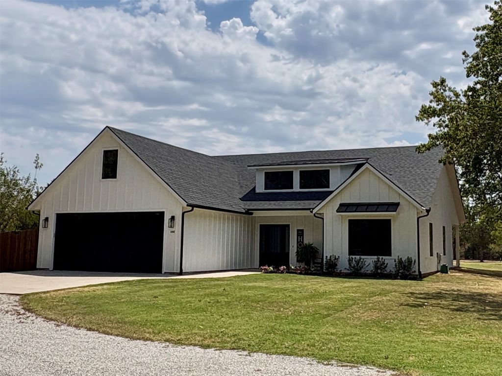 192 Hagerman Road, Pottsboro, TX 75076