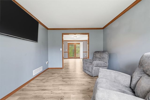 412 Golden Grove Rd, Economy, PA 15005