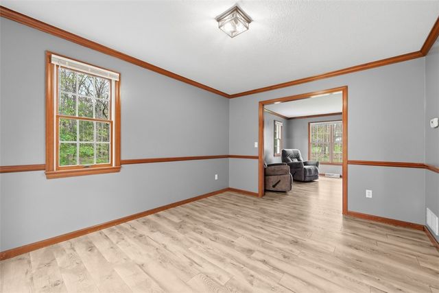 412 Golden Grove Rd, Economy, PA 15005