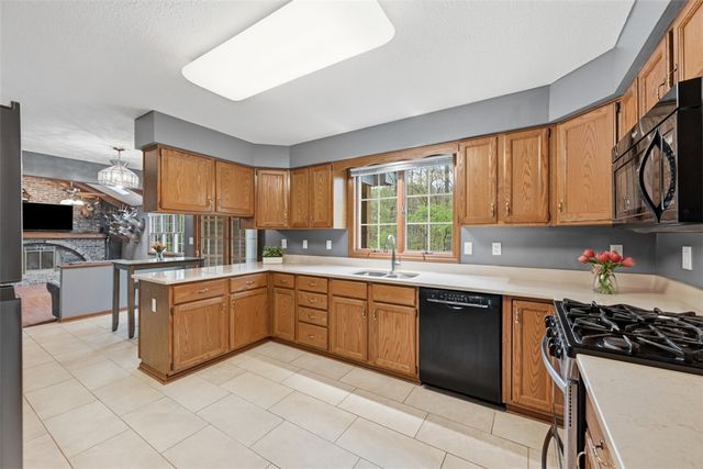 412 Golden Grove Rd, Economy, PA 15005