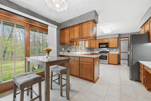 412 Golden Grove Rd, Economy, PA 15005