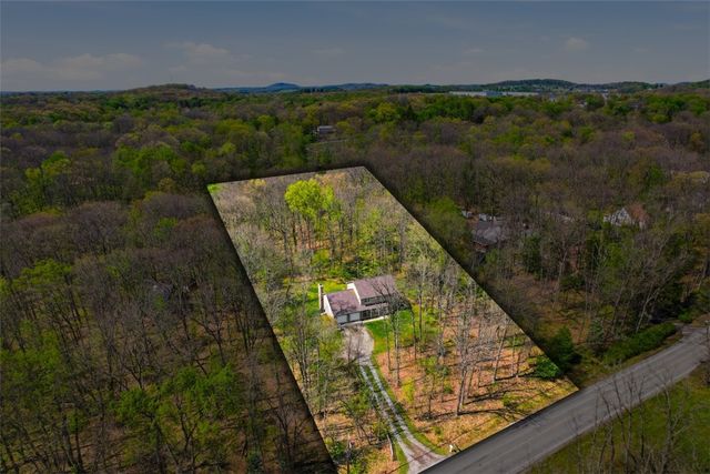412 Golden Grove Rd, Economy, PA 15005