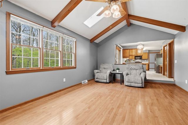 412 Golden Grove Rd, Economy, PA 15005
