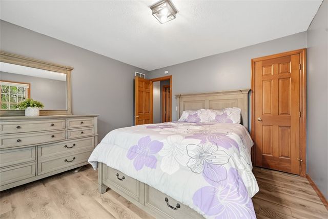 412 Golden Grove Rd, Economy, PA 15005