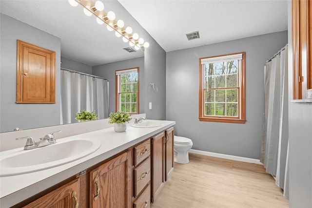 412 Golden Grove Rd, Economy, PA 15005