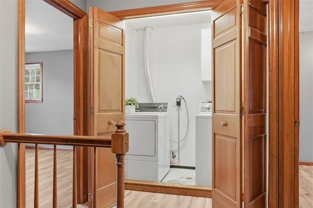 412 Golden Grove Rd, Economy, PA 15005