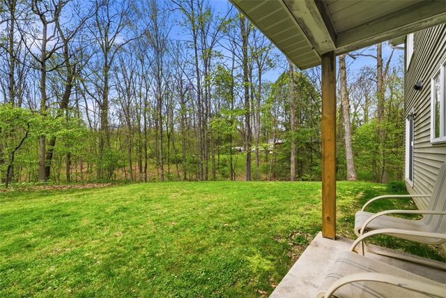 412 Golden Grove Rd, Economy, PA 15005