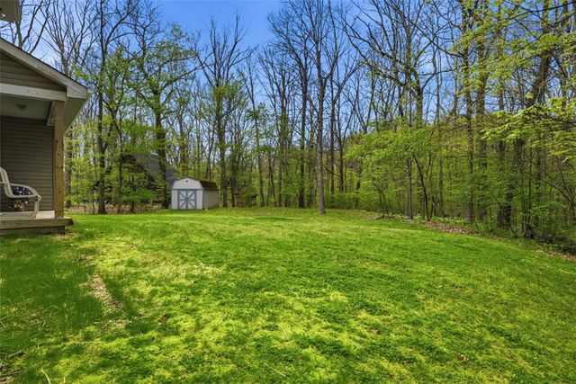 412 Golden Grove Rd, Economy, PA 15005