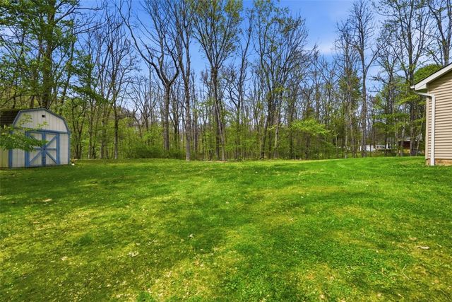 412 Golden Grove Rd, Economy, PA 15005