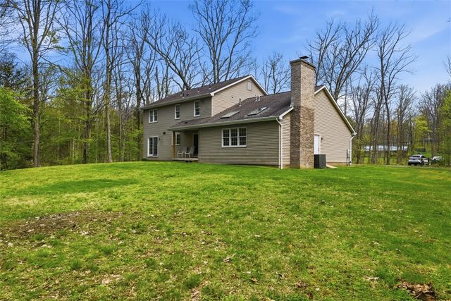 412 Golden Grove Rd, Economy, PA 15005