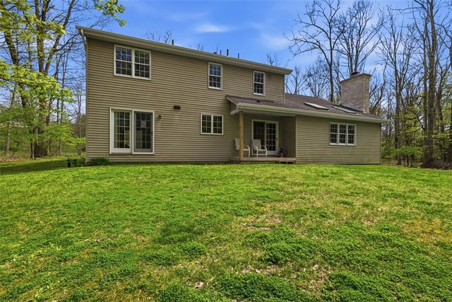 412 Golden Grove Rd, Economy, PA 15005