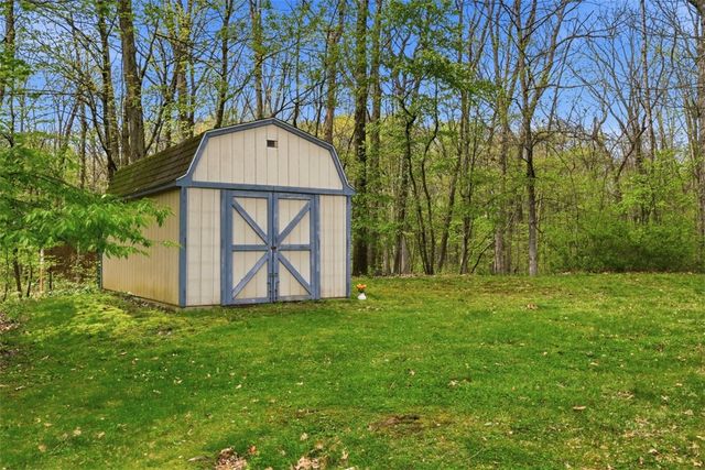 412 Golden Grove Rd, Economy, PA 15005