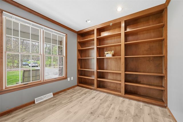 412 Golden Grove Rd, Economy, PA 15005