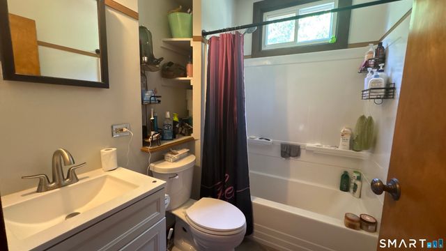6 Lafayette Street, Enfield, CT 06082