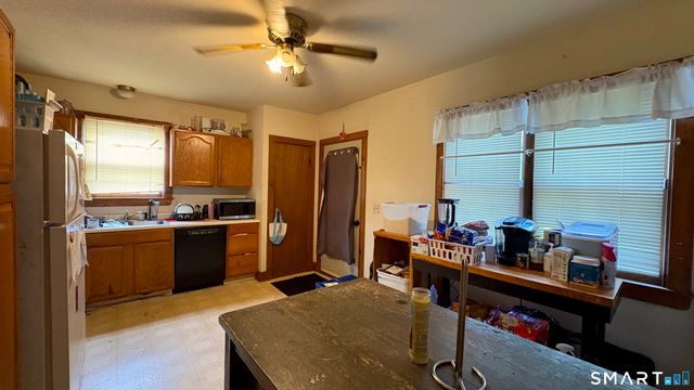 6 Lafayette Street, Enfield, CT 06082