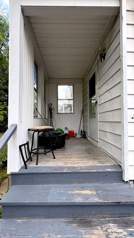 6 Lafayette Street, Enfield, CT 06082