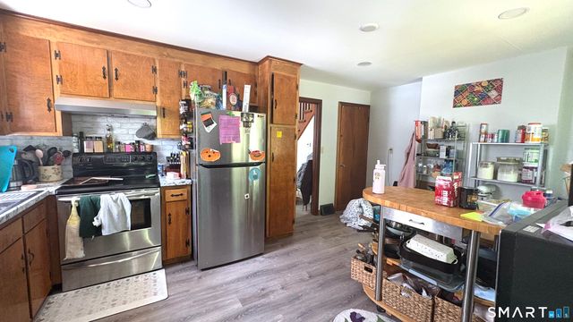 6 Lafayette Street, Enfield, CT 06082