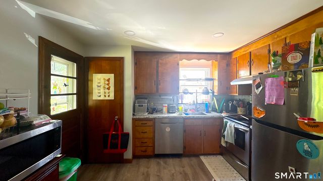 6 Lafayette Street, Enfield, CT 06082