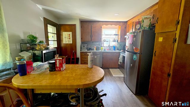6 Lafayette Street, Enfield, CT 06082