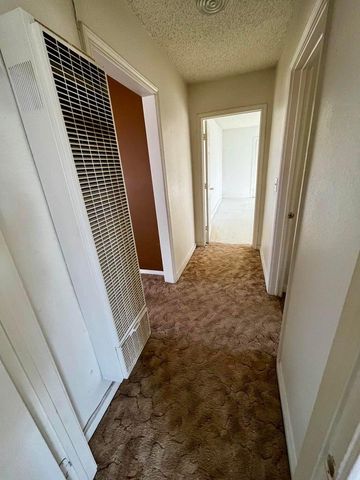 1512 W 11th Street, Plainview, TX 79072