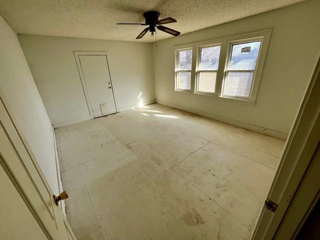 1512 W 11th Street, Plainview, TX 79072