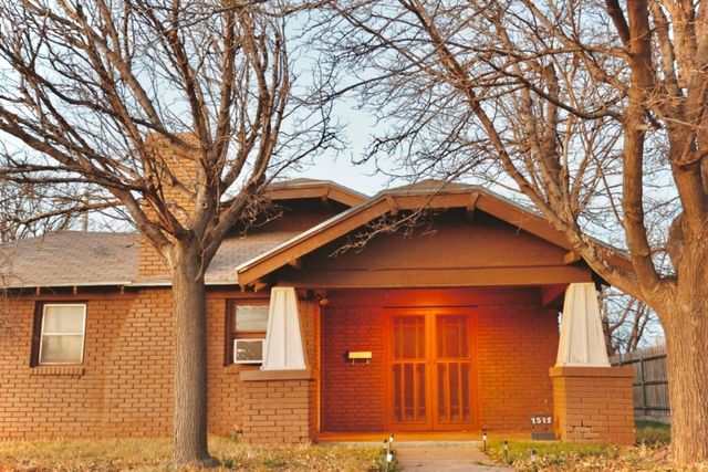 1512 W 11th Street, Plainview, TX 79072