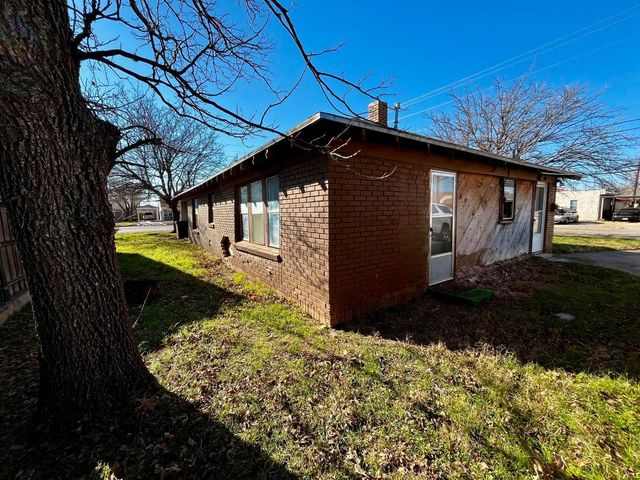 1512 W 11th Street, Plainview, TX 79072