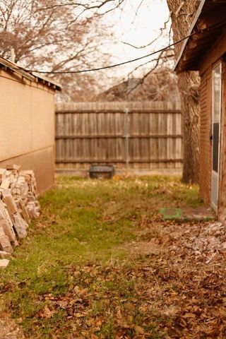 1512 W 11th Street, Plainview, TX 79072