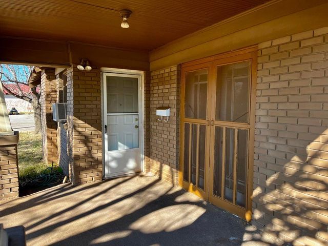 1512 W 11th Street, Plainview, TX 79072