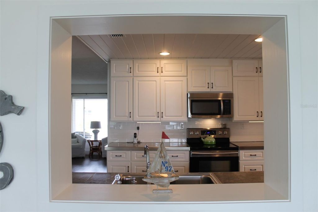 Image 11 of property listing at 9304 41ST WAY N, Pinellas Park, FL 33782