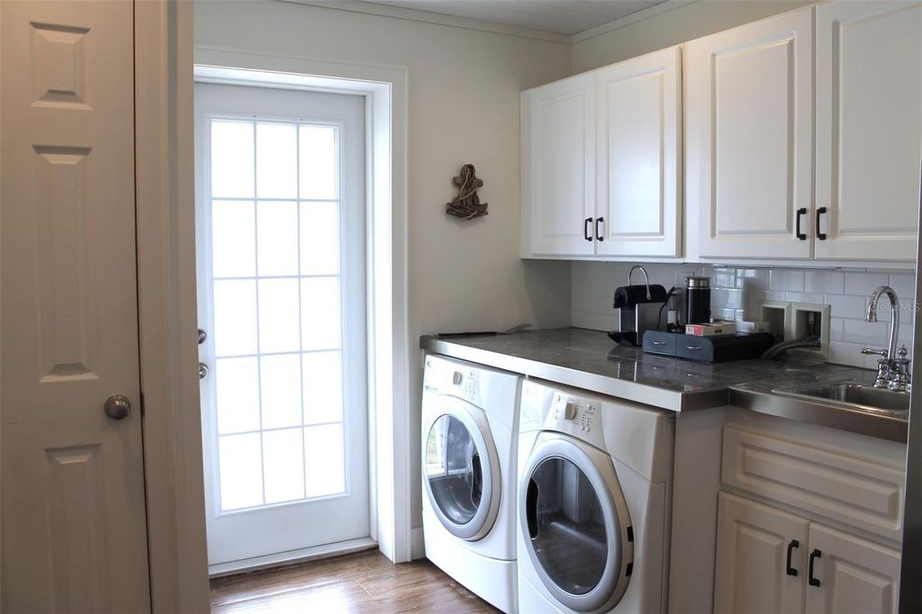 Image 15 of property listing at 9304 41ST WAY N, Pinellas Park, FL 33782