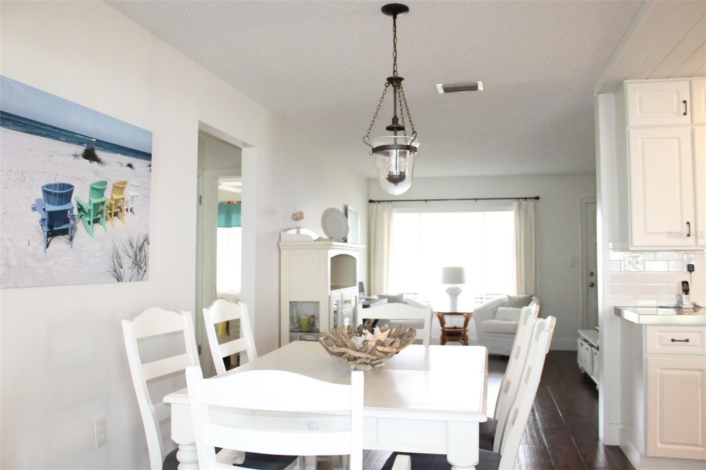 Image 10 of property listing at 9304 41ST WAY N, Pinellas Park, FL 33782