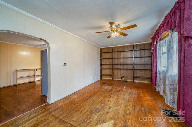 298 School Road E, Asheville, NC 28803