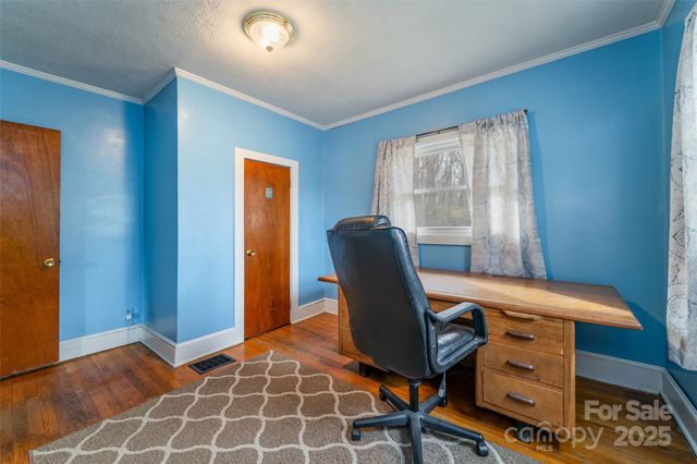 298 School Road E, Asheville, NC 28803