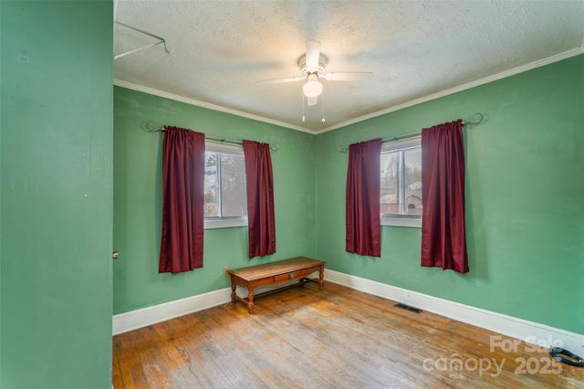 298 School Road E, Asheville, NC 28803