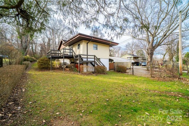 298 School Road E, Asheville, NC 28803