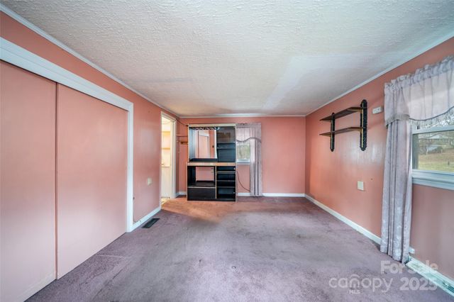 298 School Road E, Asheville, NC 28803