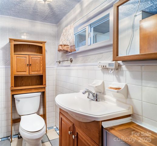 298 School Road E, Asheville, NC 28803