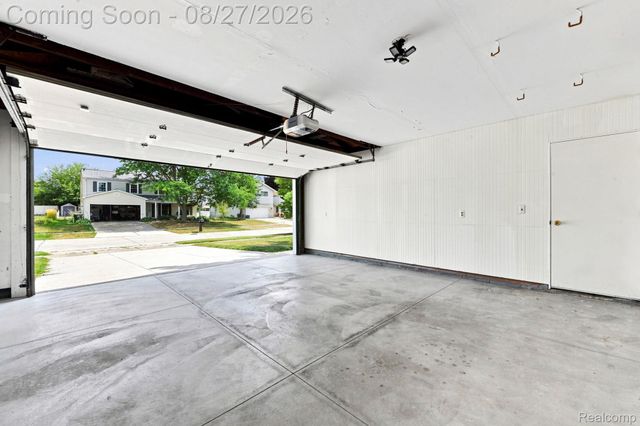 42120 Ridge Road W, Novi, MI 48375