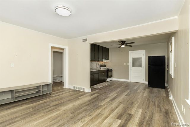 4517 Grindley Park Street, Dearborn Heights, MI 48125