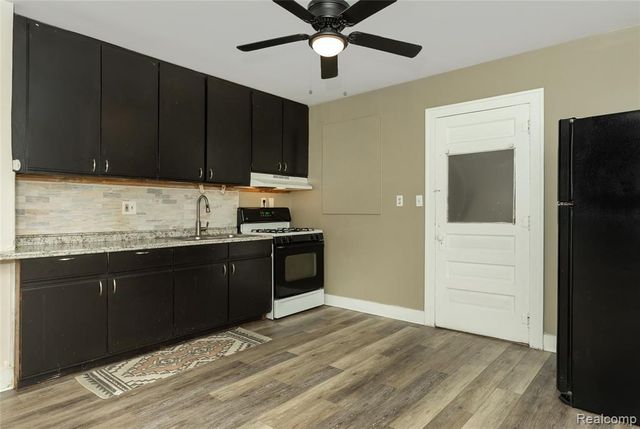 4517 Grindley Park Street, Dearborn Heights, MI 48125