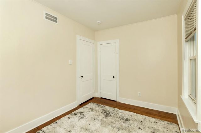4517 Grindley Park Street, Dearborn Heights, MI 48125