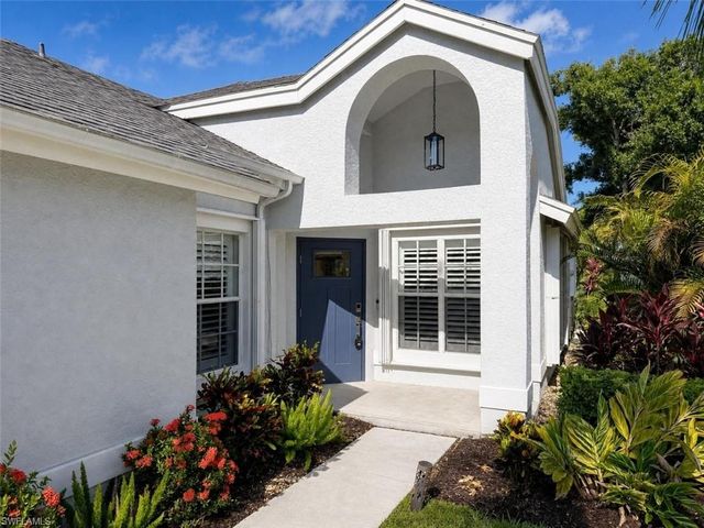20822 Country Barn DR, Estero, FL 33928