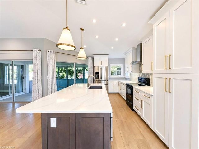 20822 Country Barn DR, Estero, FL 33928