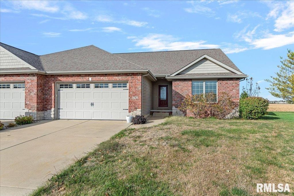 2702 Covered Wagon Trail, Springfield, IL 62711