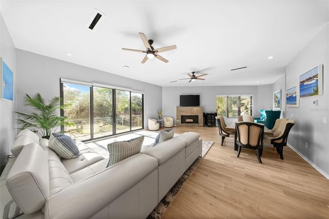 92 W DAVIS BOULEVARD, Tampa, FL 33606