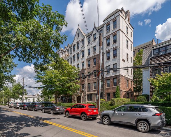 100 Parkway Road 4D, Bronxville, NY 10708